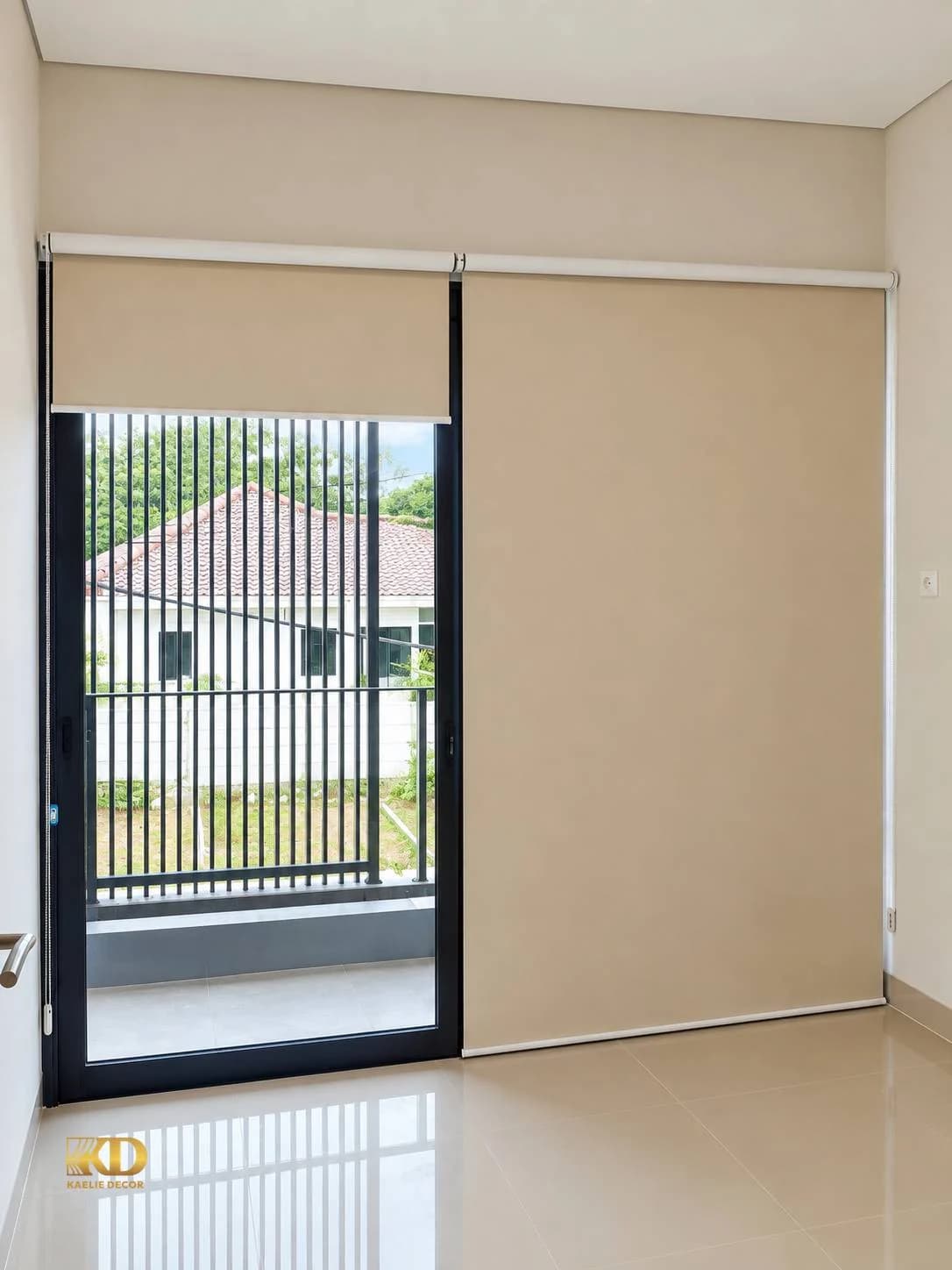Hasil pekerjaan Pemasangan Roller Blind Custom untuk Ruang Hunian